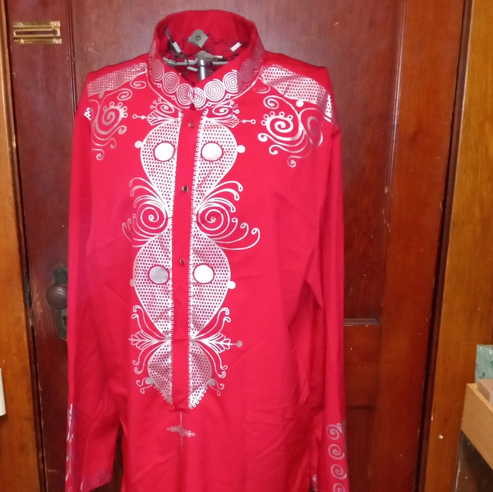 Beautiful red & silver kurtas pyjamas top w/silver buttons band collar no labels